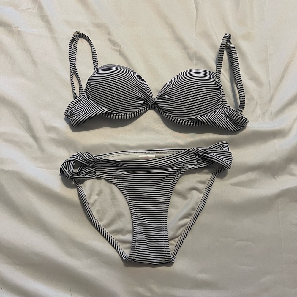 ✨SALE✨ Xhilaration Navy and White Striped Bikini Set